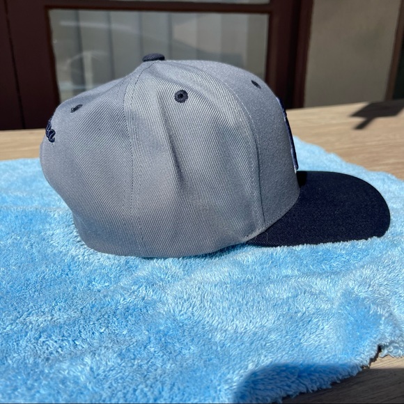 BNWOT U of A Hat - Picture 2 of 5